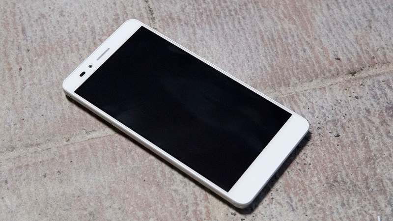 Illustration for article titled Huawei Honor 5X Review: Great Hardware Hampered By iOS Rip-Off UI
